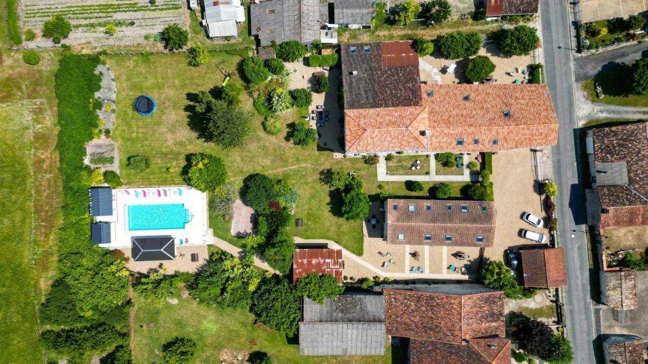 Les Gites Du Vigneron Et Cd'H Saint-Seurin-de-Palenne ภายนอก รูปภาพ