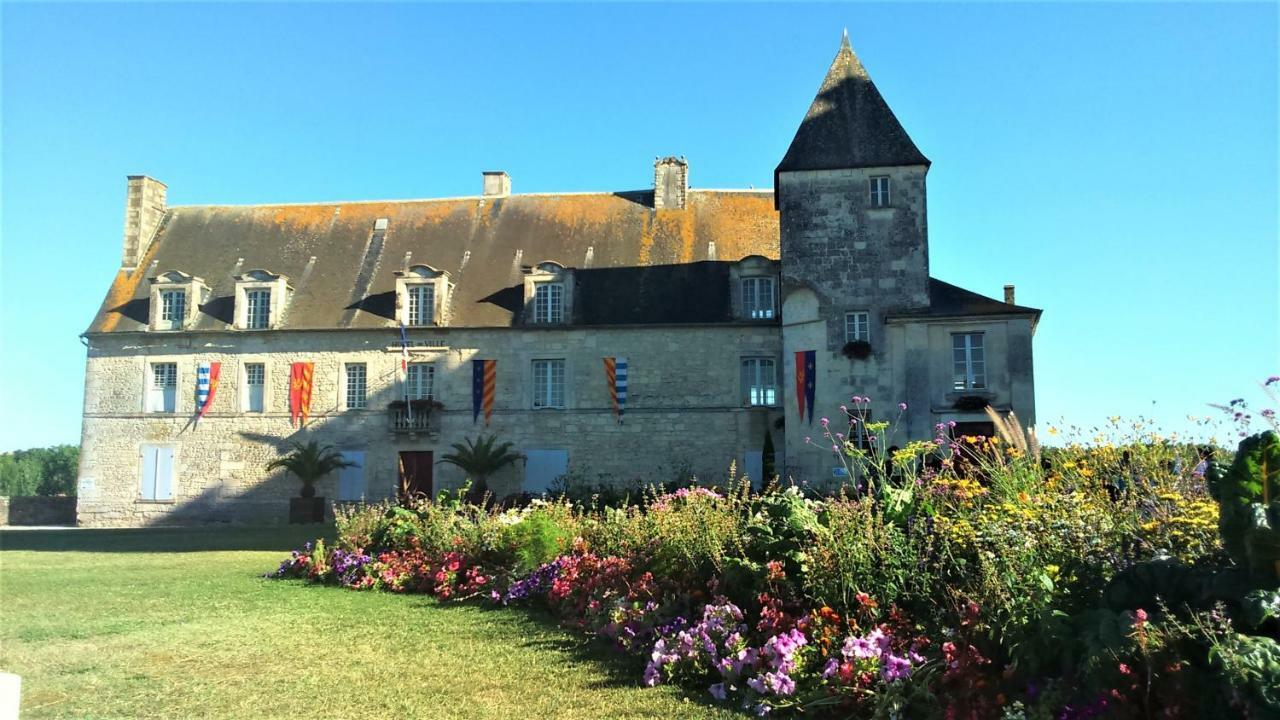 Les Gites Du Vigneron Et Cd'H Saint-Seurin-de-Palenne ภายนอก รูปภาพ