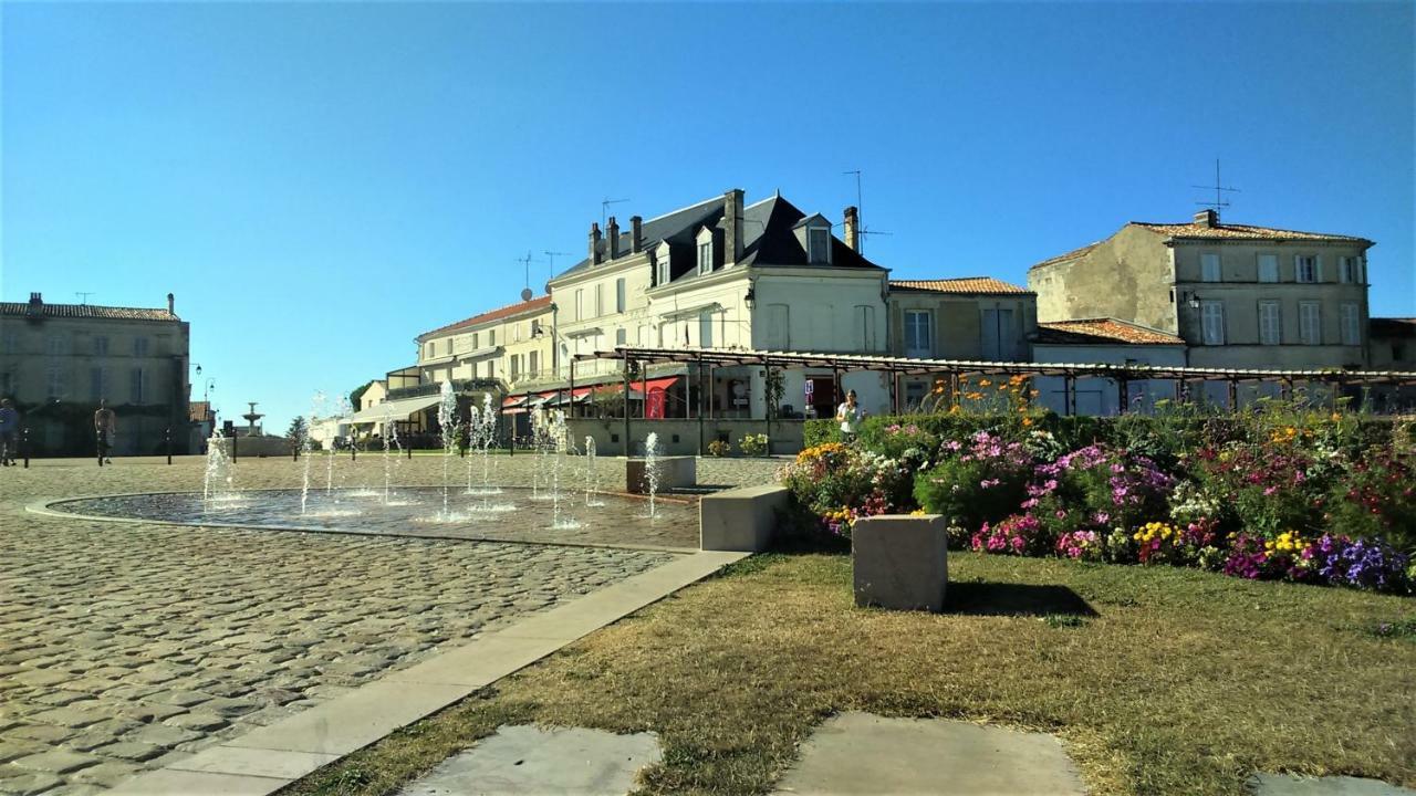 Les Gites Du Vigneron Et Cd'H Saint-Seurin-de-Palenne ภายนอก รูปภาพ